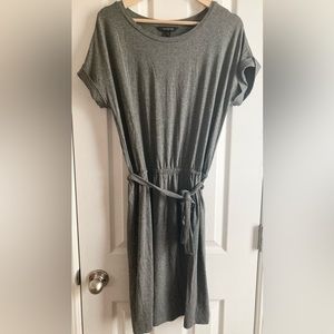Banana Republic gray T shirt dress with tie size petite M